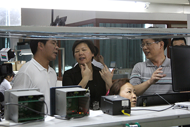 福建省纪律检查委员会常委游美萍一行视察虹润公司